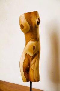 Holzskulptur Nymphe Eibe 2022 Maße: 23(30)cm